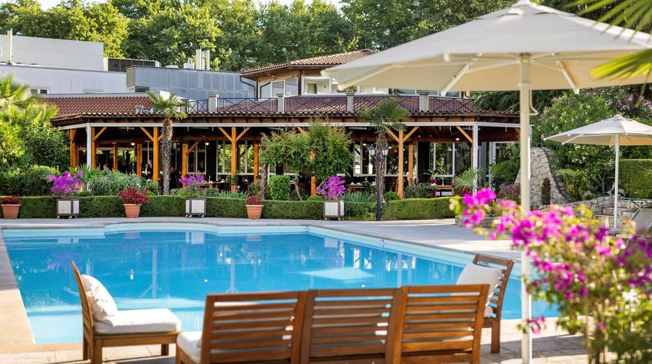 Rogner Hotel pool area